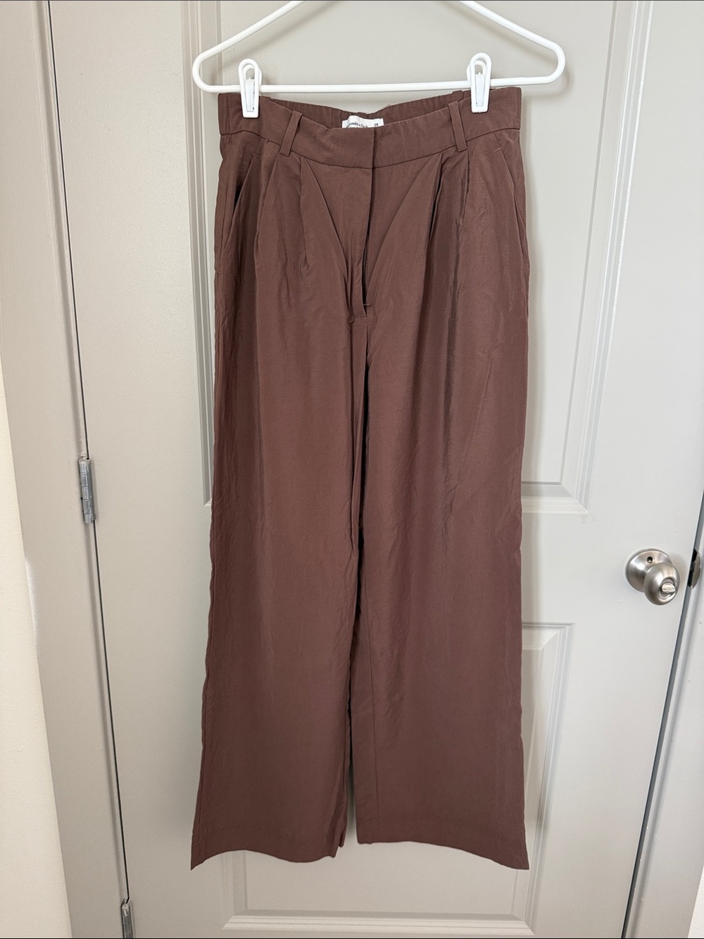 Abercrombie & Fitch Curve Love Sloane Crepe Wide Leg Pant | Size 29R - Picture 2 of 6
